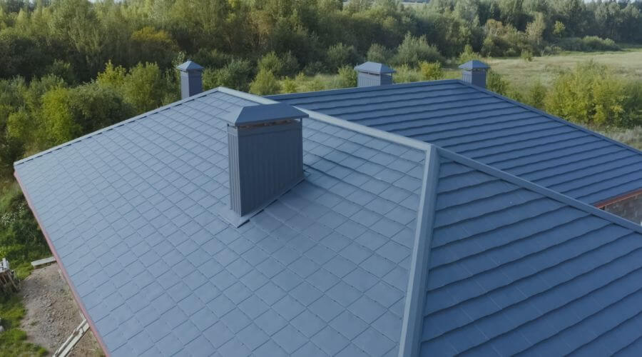 Professional gutter cleaning in North Aurora, IL